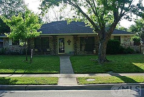 1st image of 320 Briarwood Dr