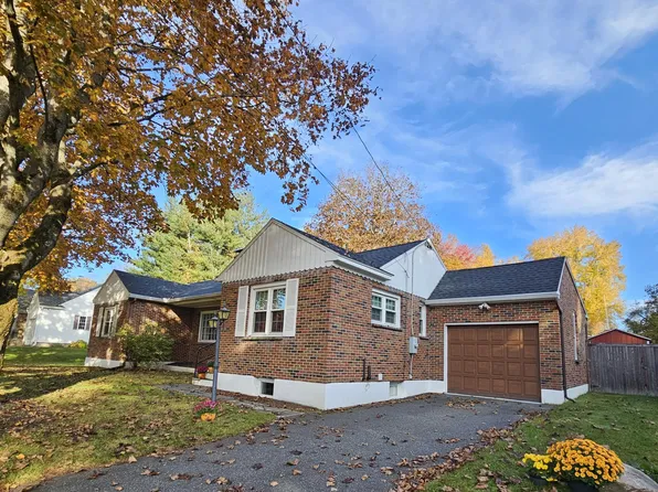 14 Richard Dr, Pittsfield, MA 01201