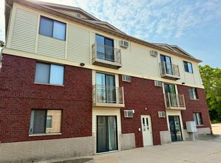 807 E Washington St #5, Iowa City, IA 52240