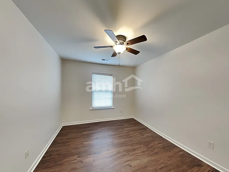 5116 Abercromby St — Photo 16