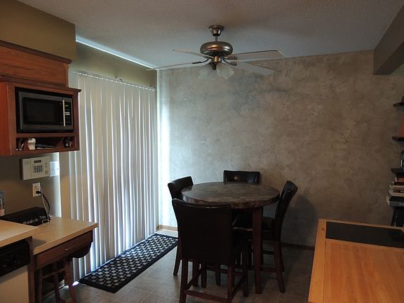 3rd image of 500 NE Brookwood Cir APT C