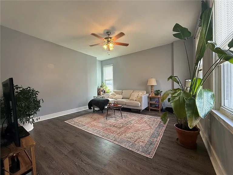 907 Spring Way — Photo 13
