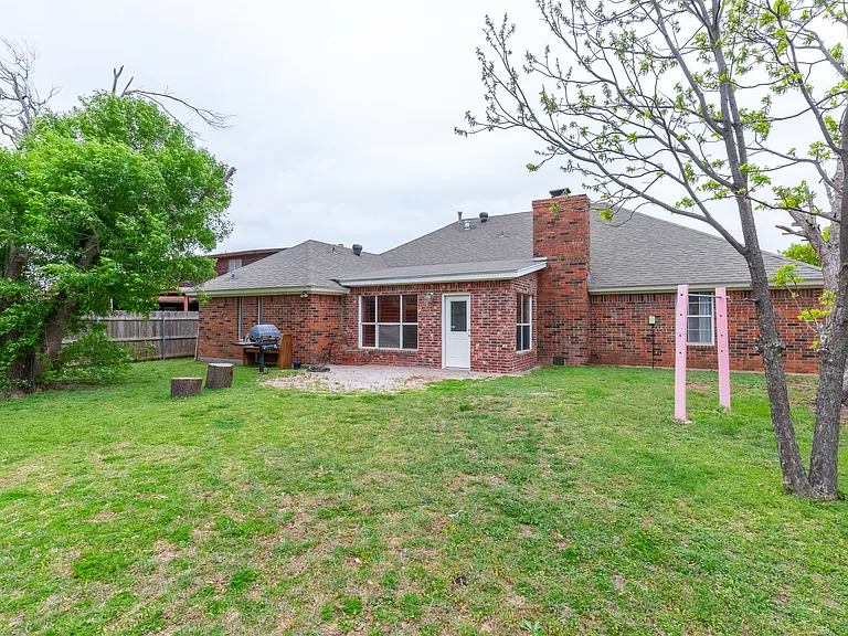 857 Chaucer Dr — Photo 37