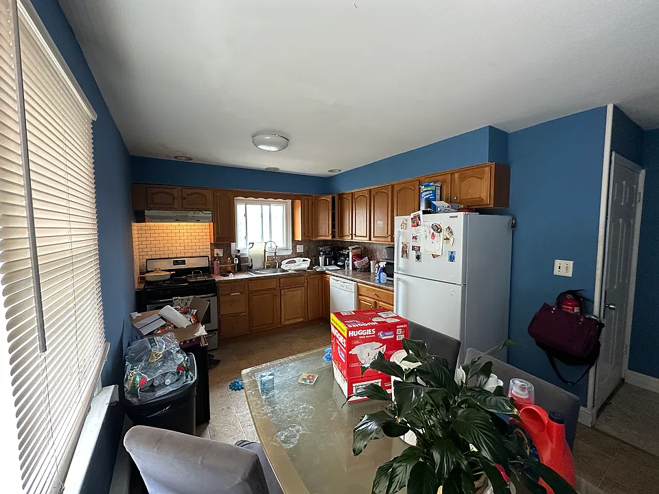 Eat In Kitchen