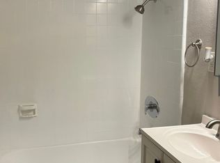 Renovated 1 Bedroom 1 Bathroom, Downey, CA 90241