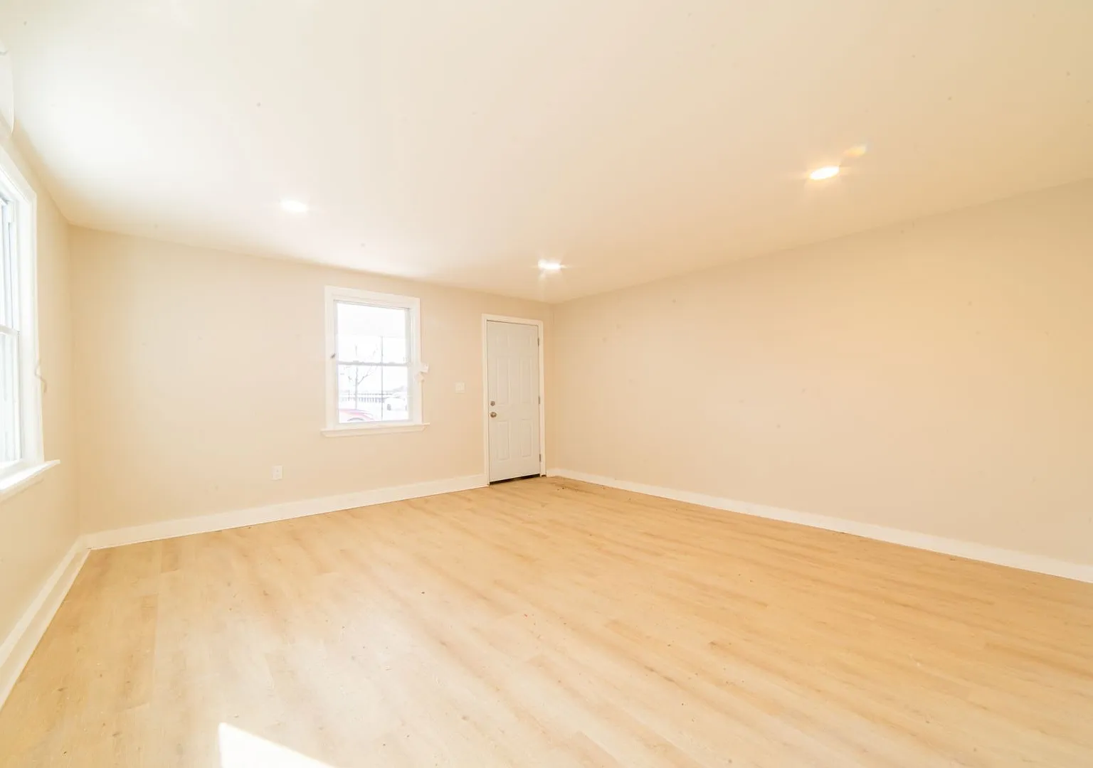 115 N Delancy Pl — Photo 3