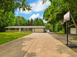371 Sunlite Dr, Oneida, WI 54155