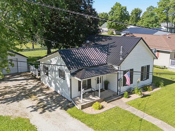 4th image of 208 W Elm St