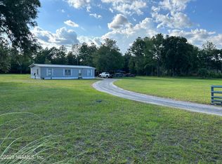 5304 NE 211th Dr, Earleton, FL 32631