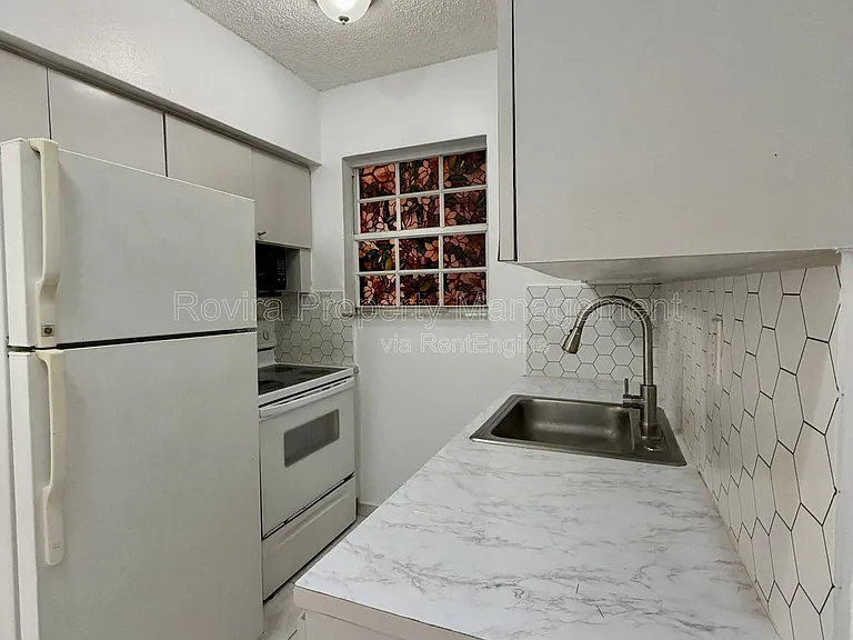 4340 NW 11th St #3 — Photo 3