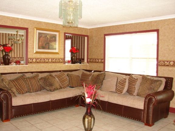 2nd image of 330 Meadow Creek Dr