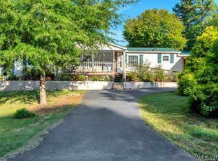 26 Flint Trl, Bracey, VA 23919