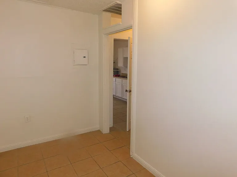 1007 C St #3 — Photo 14