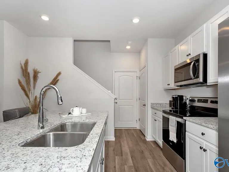 146 Maple Spring Trl — Photo 14