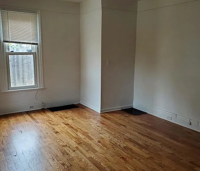 470 Hawkins St #1 — Photo 4