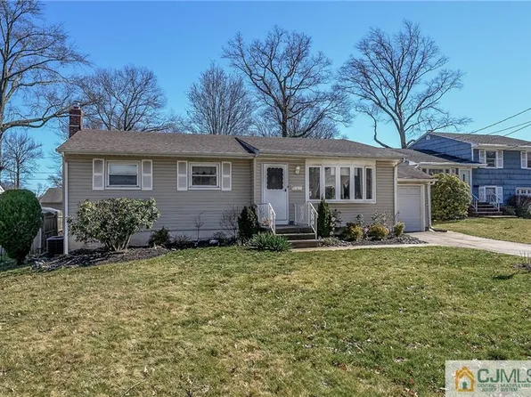 78 Water St, Colonia, NJ 07067