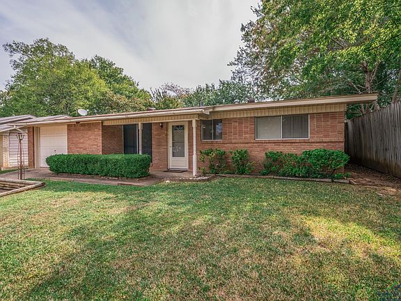 2nd image of 806 Martha Dr