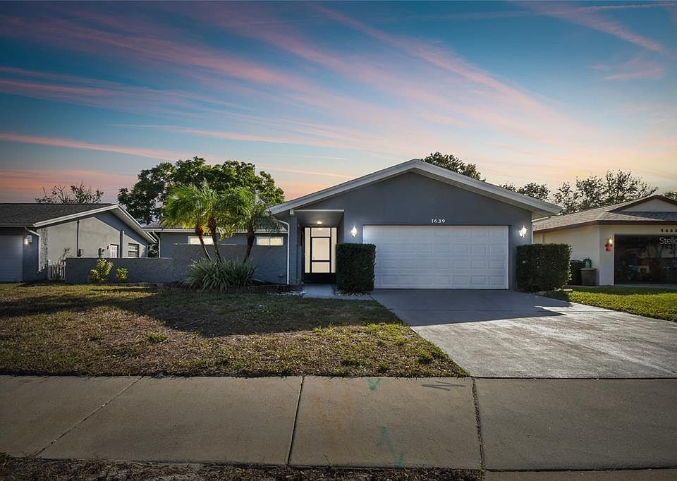 1st image of 1639 Summit Way