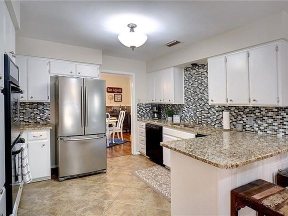 5th image of 6409 Sunnybrook Dr
