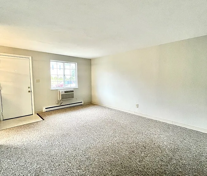 361 E Maple St #D — Photo 28