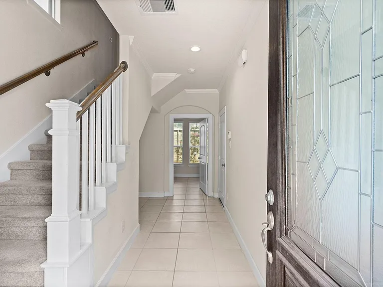 2021 Cambridge Heights Pl — Photo 3