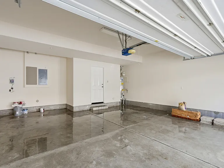 5206 Fioli Loop — Photo 12
