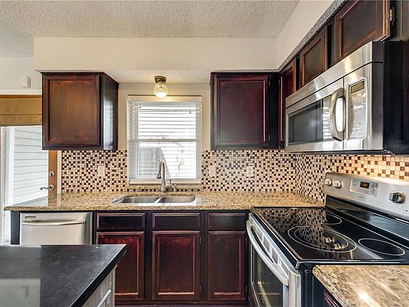 5th image of 1113 Sicily Dr