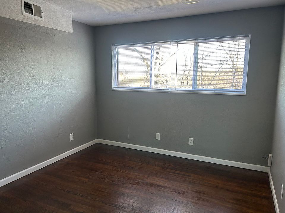 1st image of 1044 Forest Ct APT 8