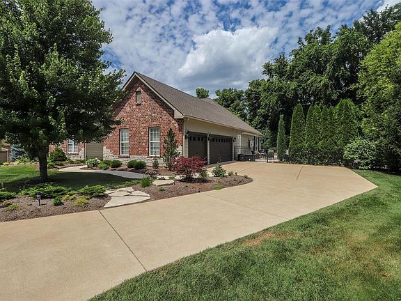 2nd image of 9814 Grandview Lake Ct