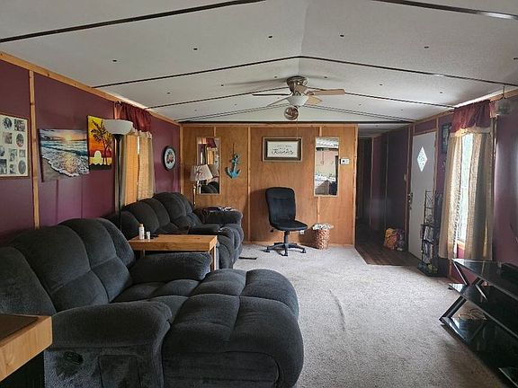 5th image of 626 NE 816th Ave