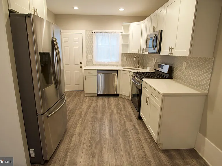 1734 S Ringgold St — Photo 2