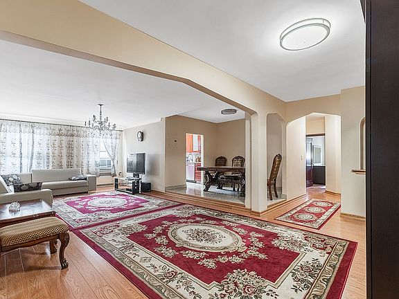 5th image of 1625 E 13th St APT 5H