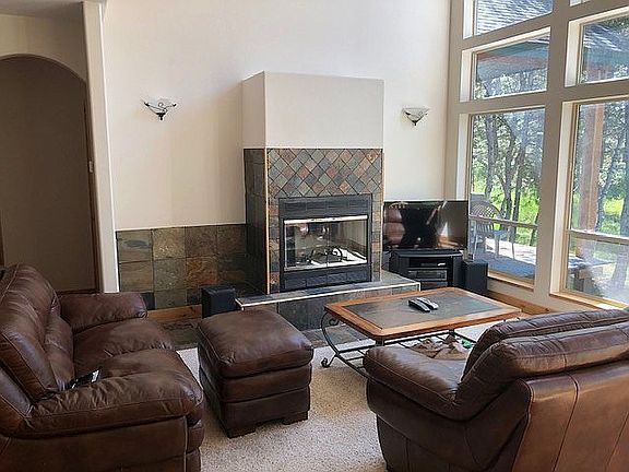 2nd image of 636 Woodlands Dr