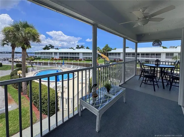 1866 SW Palm City Rd APT 201, Stuart, FL 34994