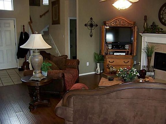 5th image of 2113 Sandhurst Dr