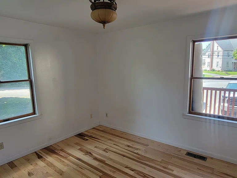 101 Main St #1 — Photo 15
