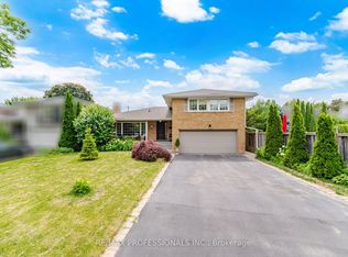 12 Thicket Rd, Toronto, ON M9C2T3