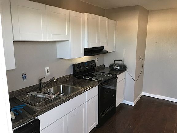 5th image of 857-859 Meadowlark Cir