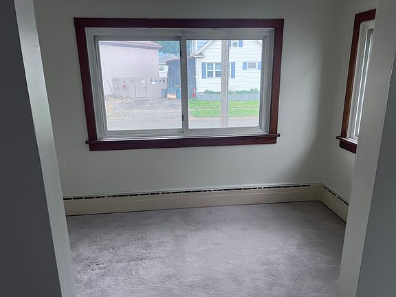 5th image of 132 Fredericka St #1