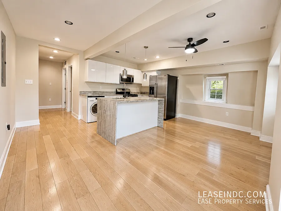 2 bed, 805 sqft, $2,825 — Photo 4