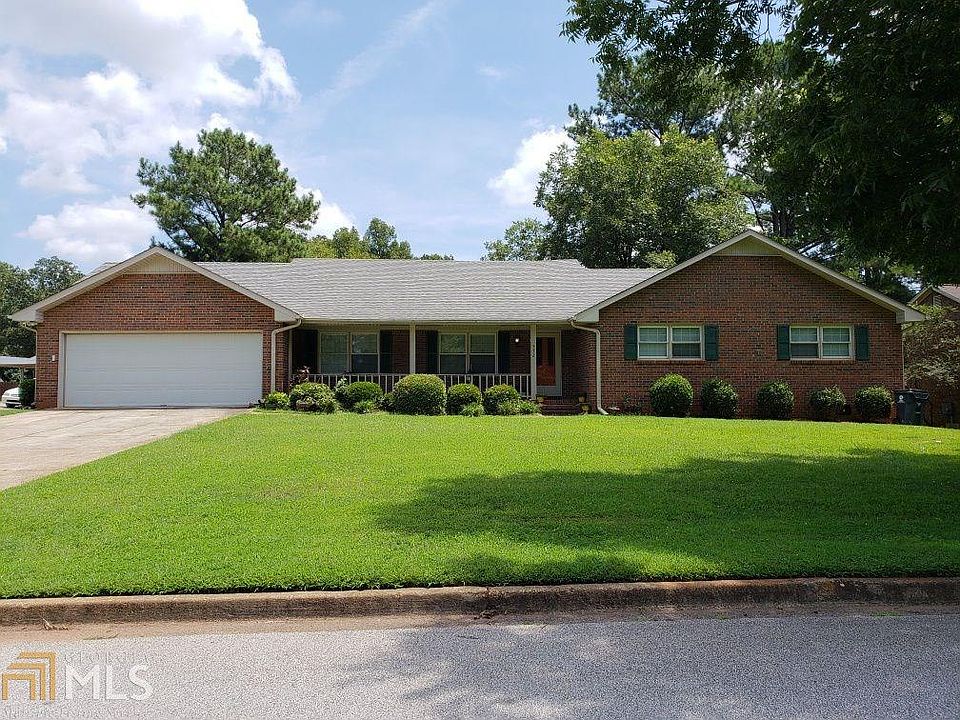 1st image of 572 Clubland Cir SE