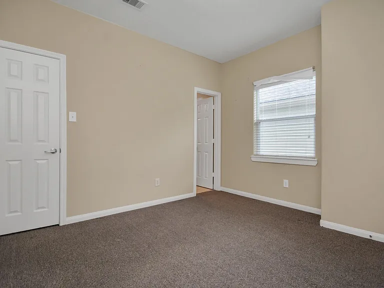 1137 W 24th St #A — Photo 33