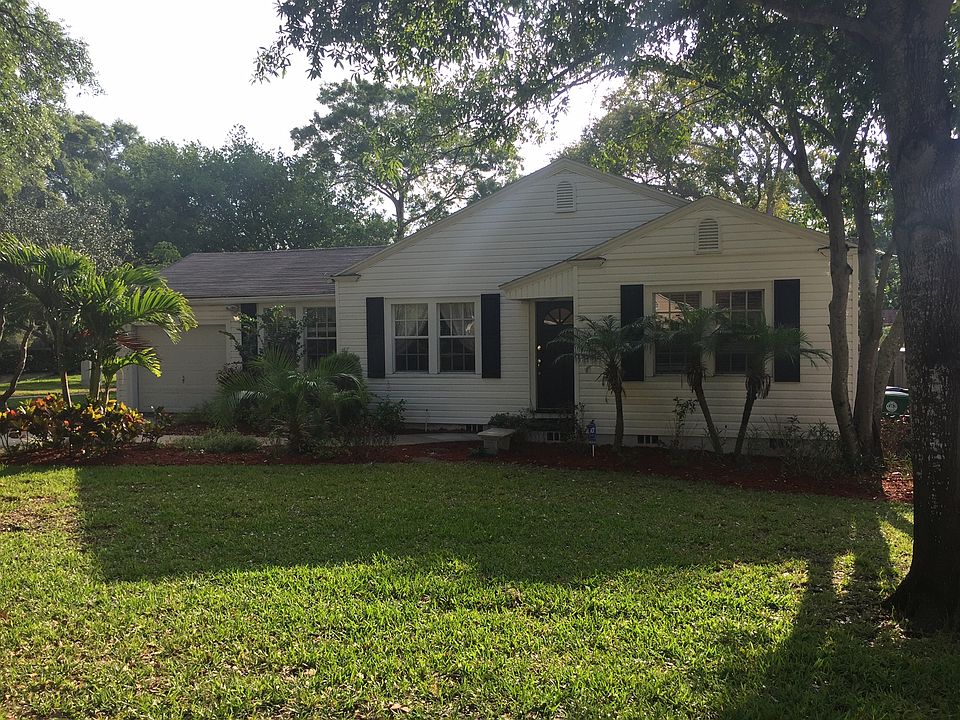 1st image of 4610 S Woodlynne Ave