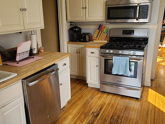 5th image of 2120 Emerson Ave S #2