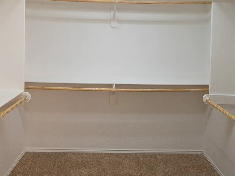 2215 Canterbury Park Dr — Photo 13