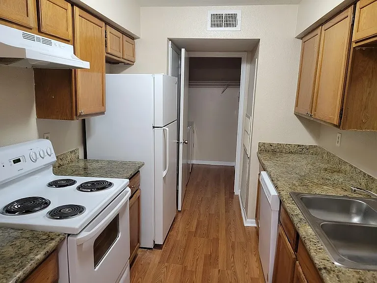 6606 De Moss Dr #604 — Photo 12
