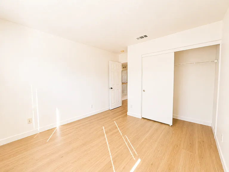 4420 Cloudywing Rd — Photo 35