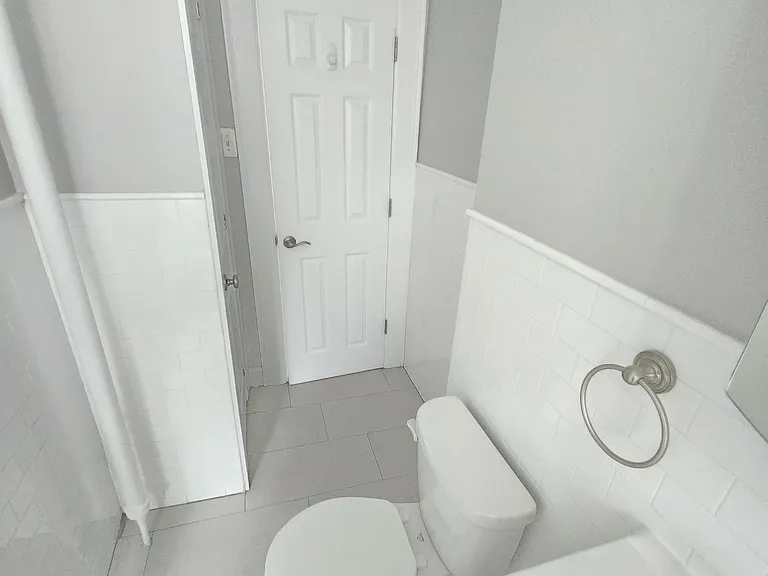 284 3rd St #AD — Photo 8
