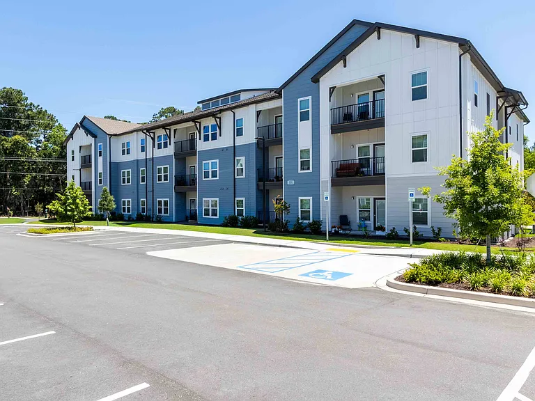 Preserve at Hanover Park Apartments — Photo 38