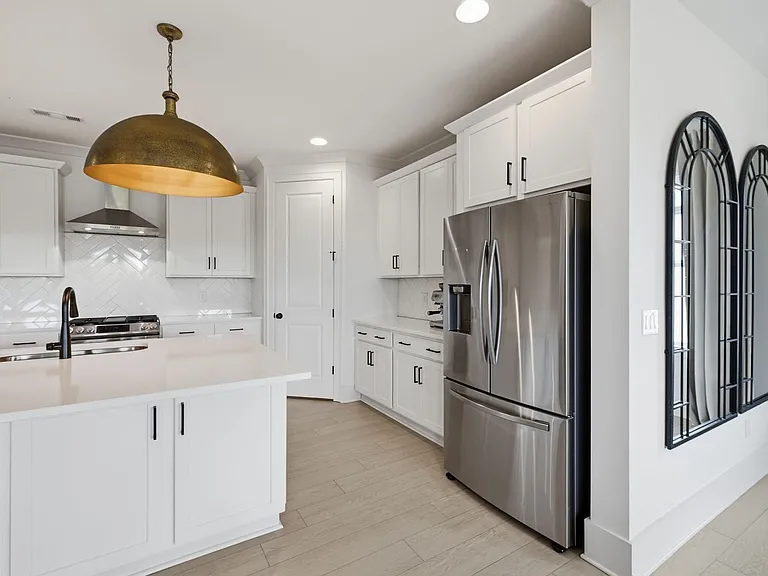 7628 Delancey Dr — Photo 6